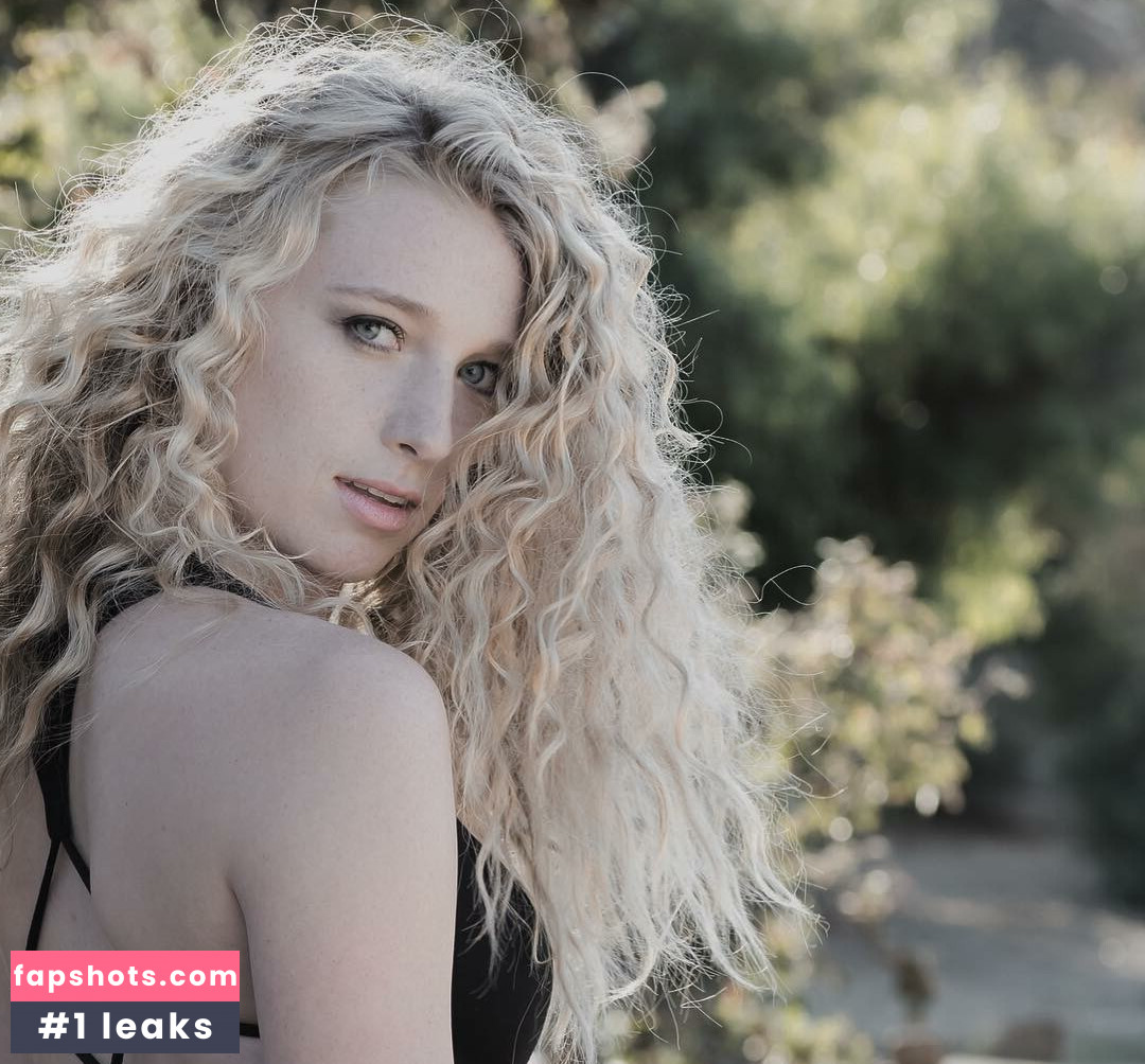 Kayla Rundle gallery photo #20