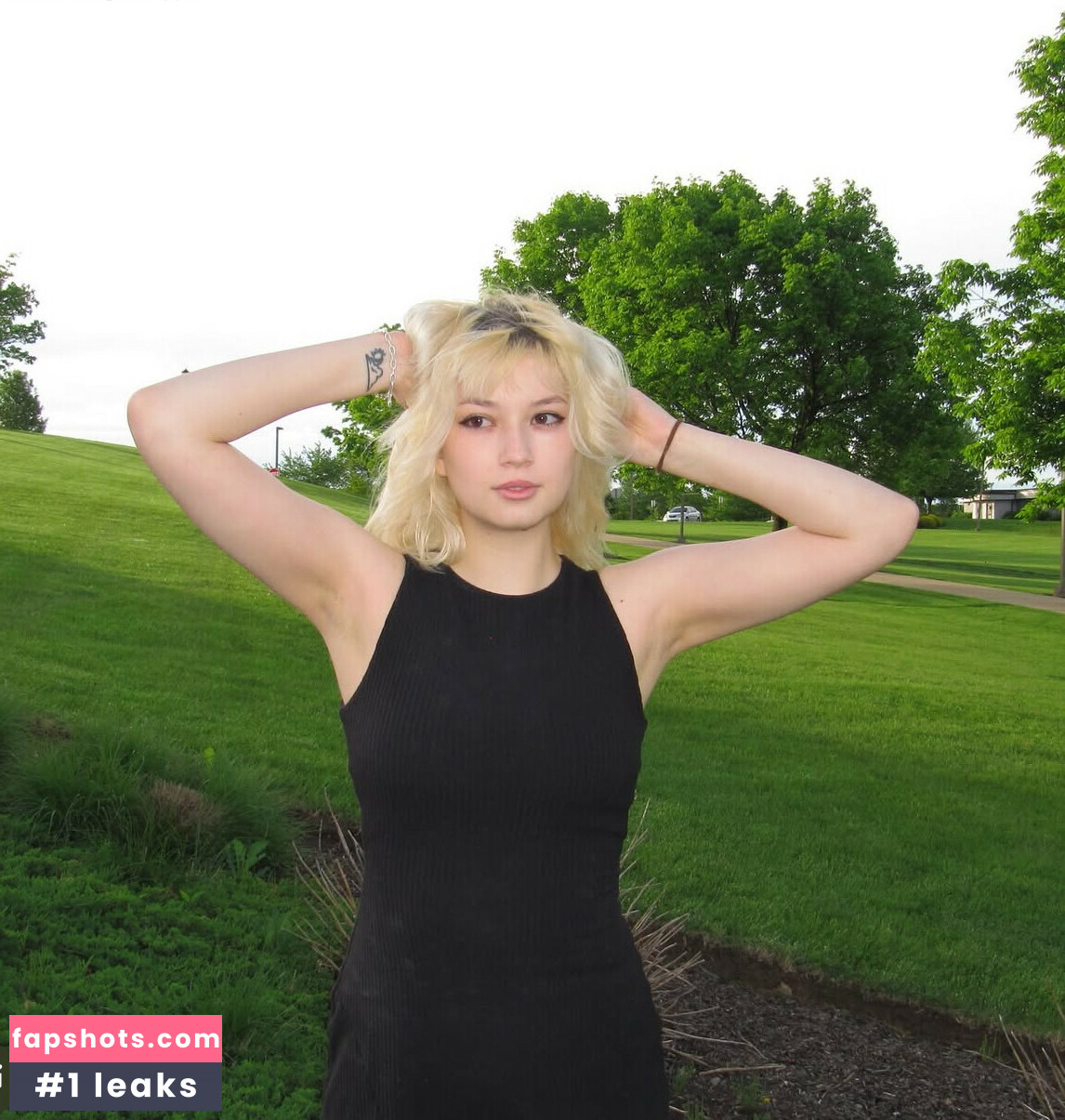 kayla_wiggins gallery photo #3