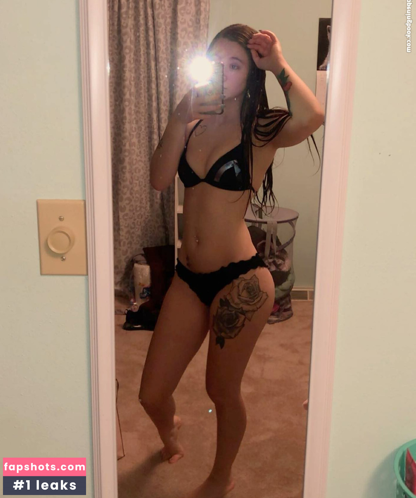 Kayla Wire gallery photo #17