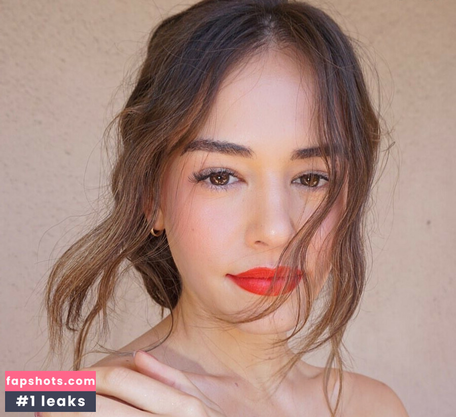 Kaylee Bryant gallery photo #2