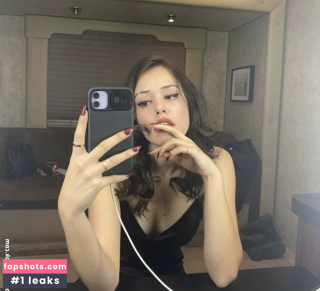 Kaylee Bryant gallery photo #12