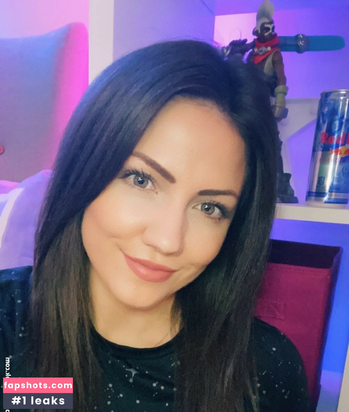 KayPea gallery photo #24