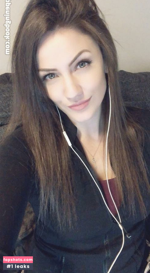 KayPea gallery photo #32