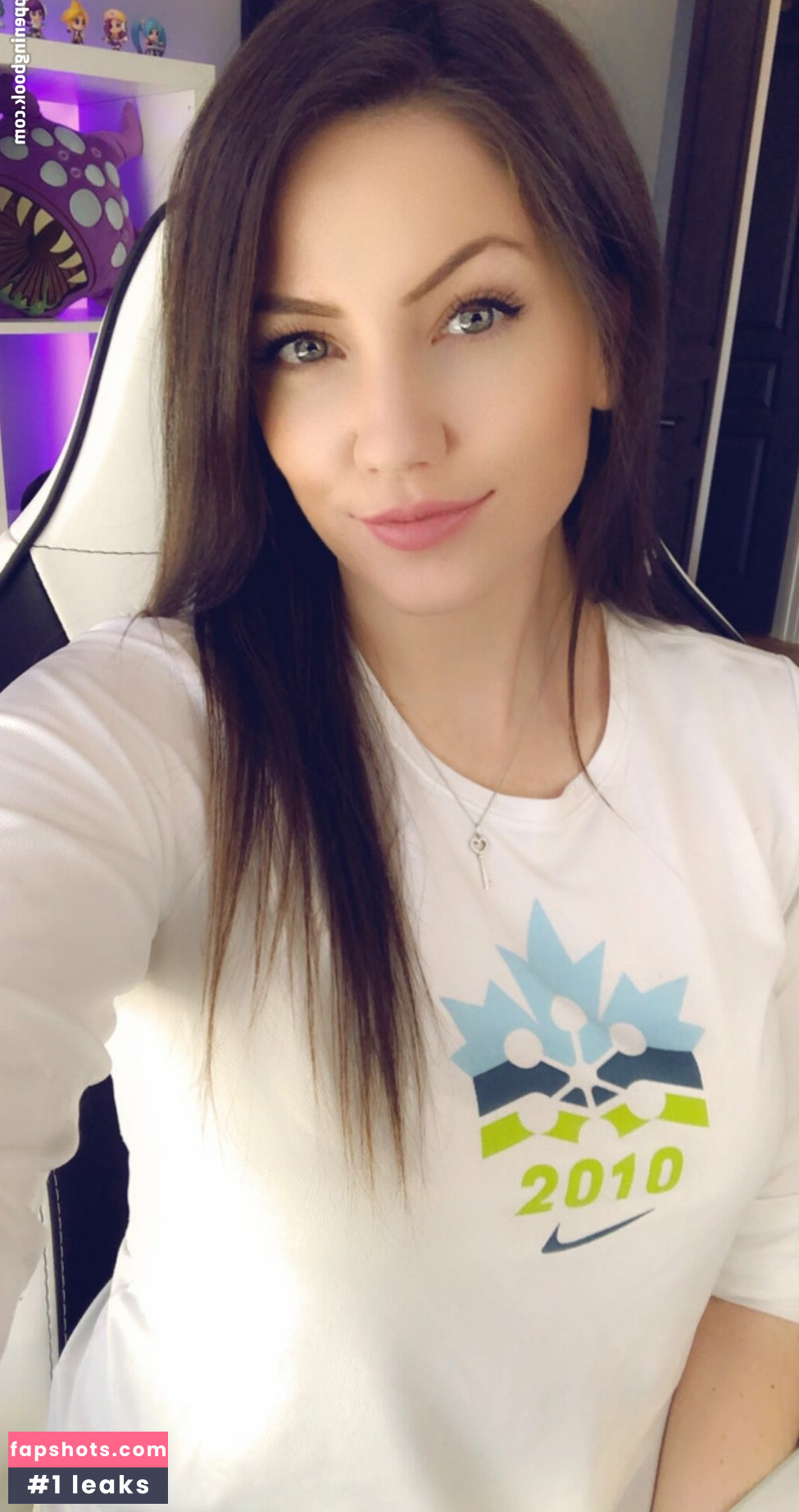 KayPea gallery photo #36