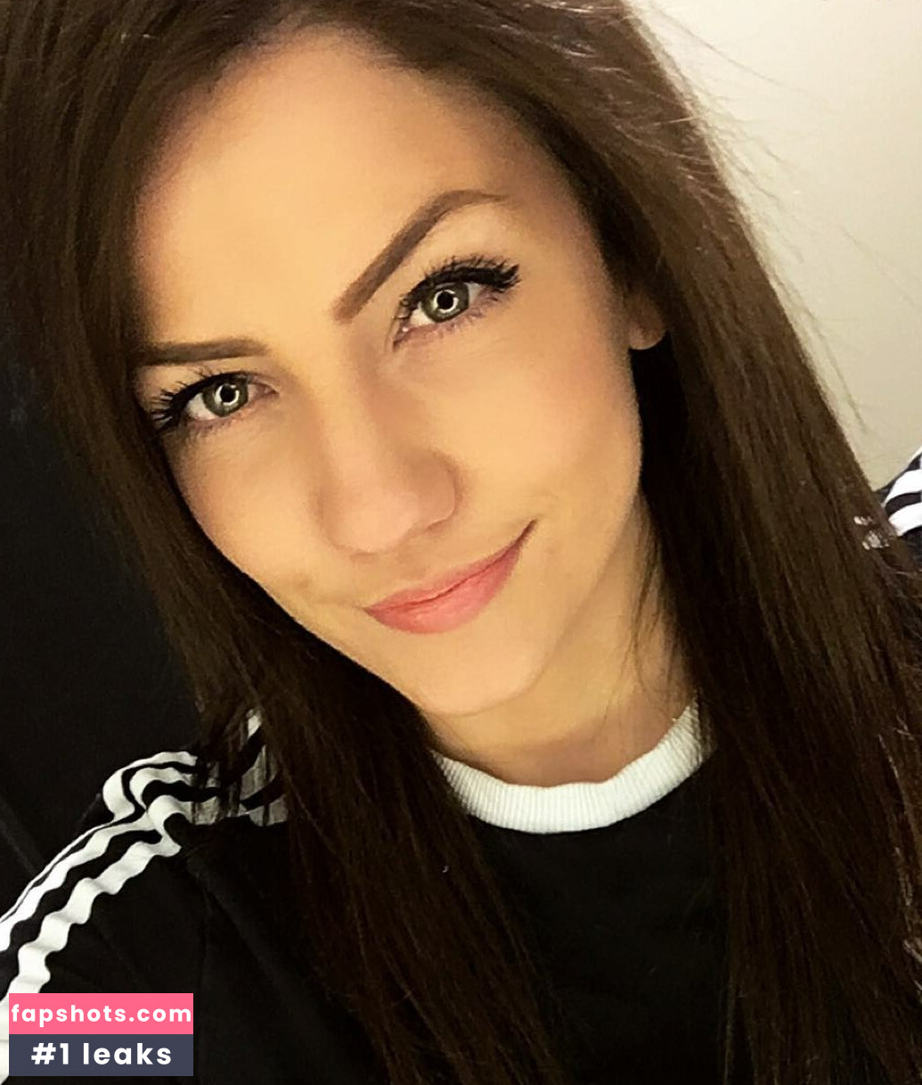 KayPea gallery photo #44