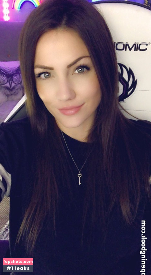 KayPea gallery photo #54