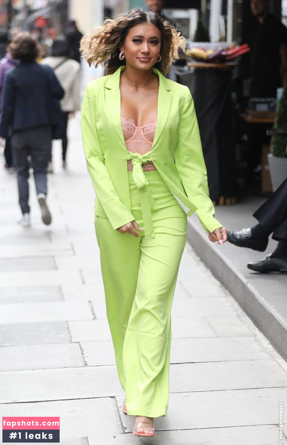 Kaz Crossley gallery photo #173