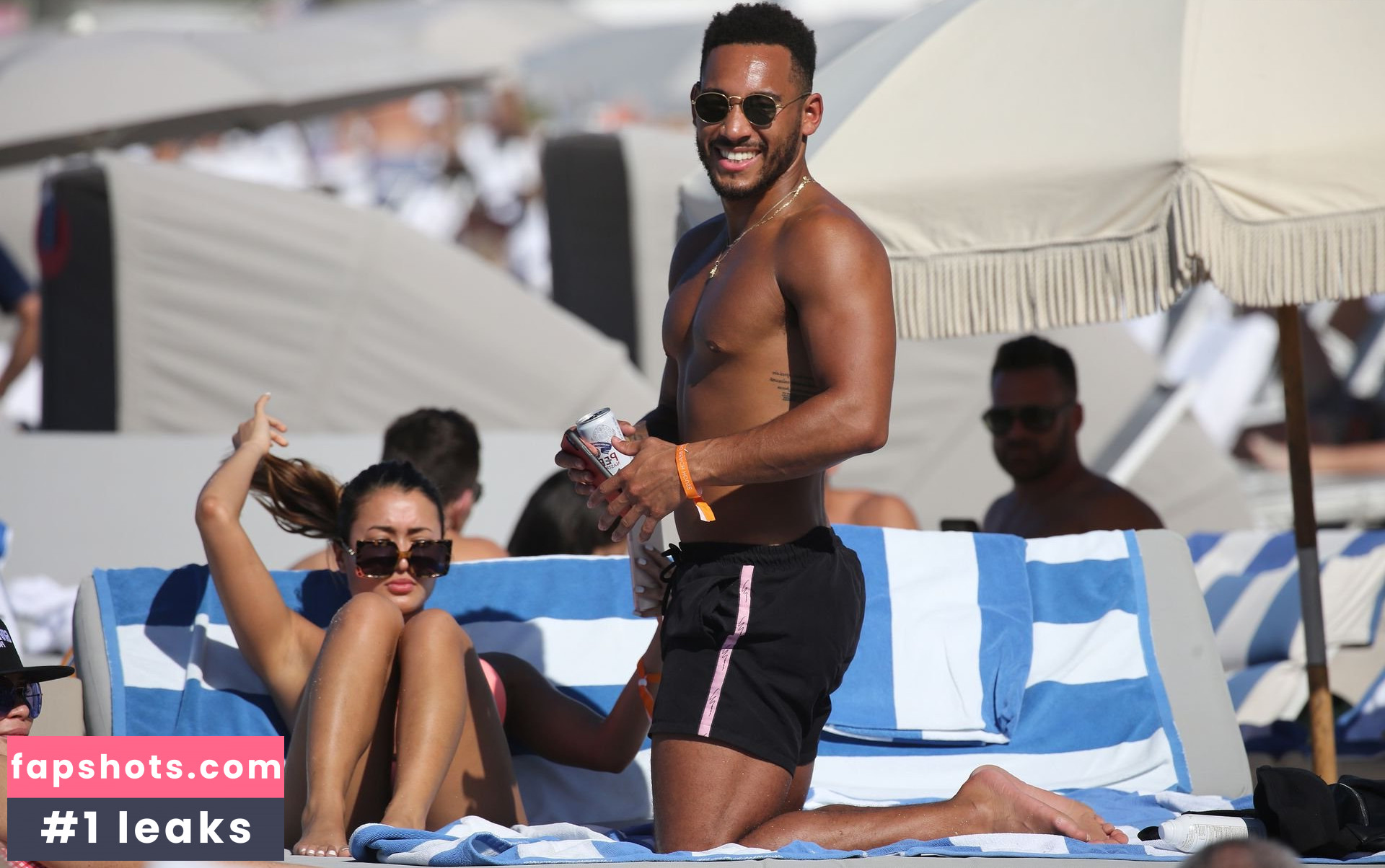 Kaz Crossley gallery photo #316