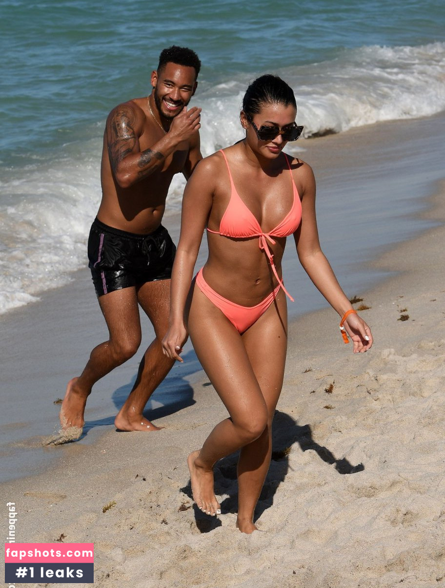 Kaz Crossley gallery photo #333