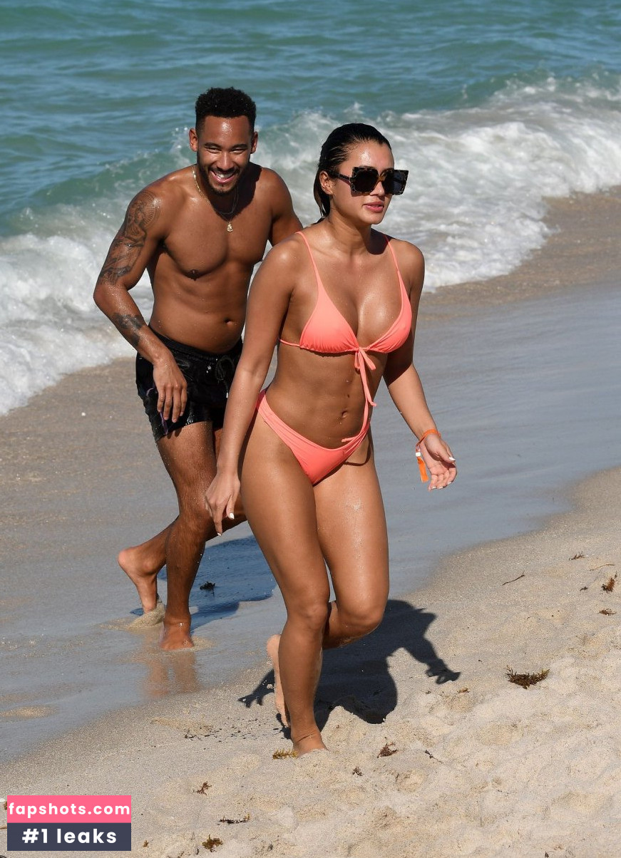 Kaz Crossley gallery photo #335