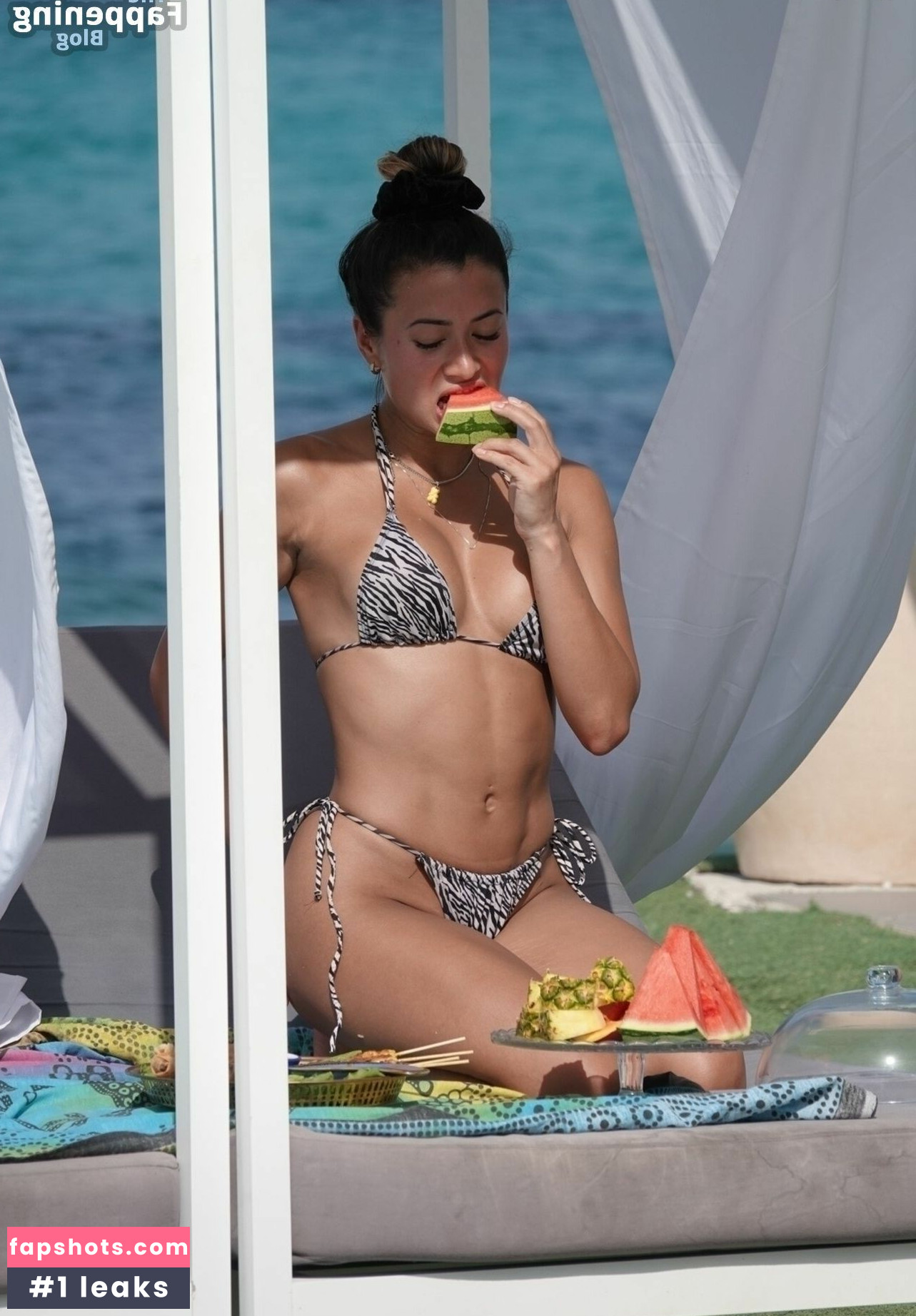 Kaz Crossley gallery photo #62