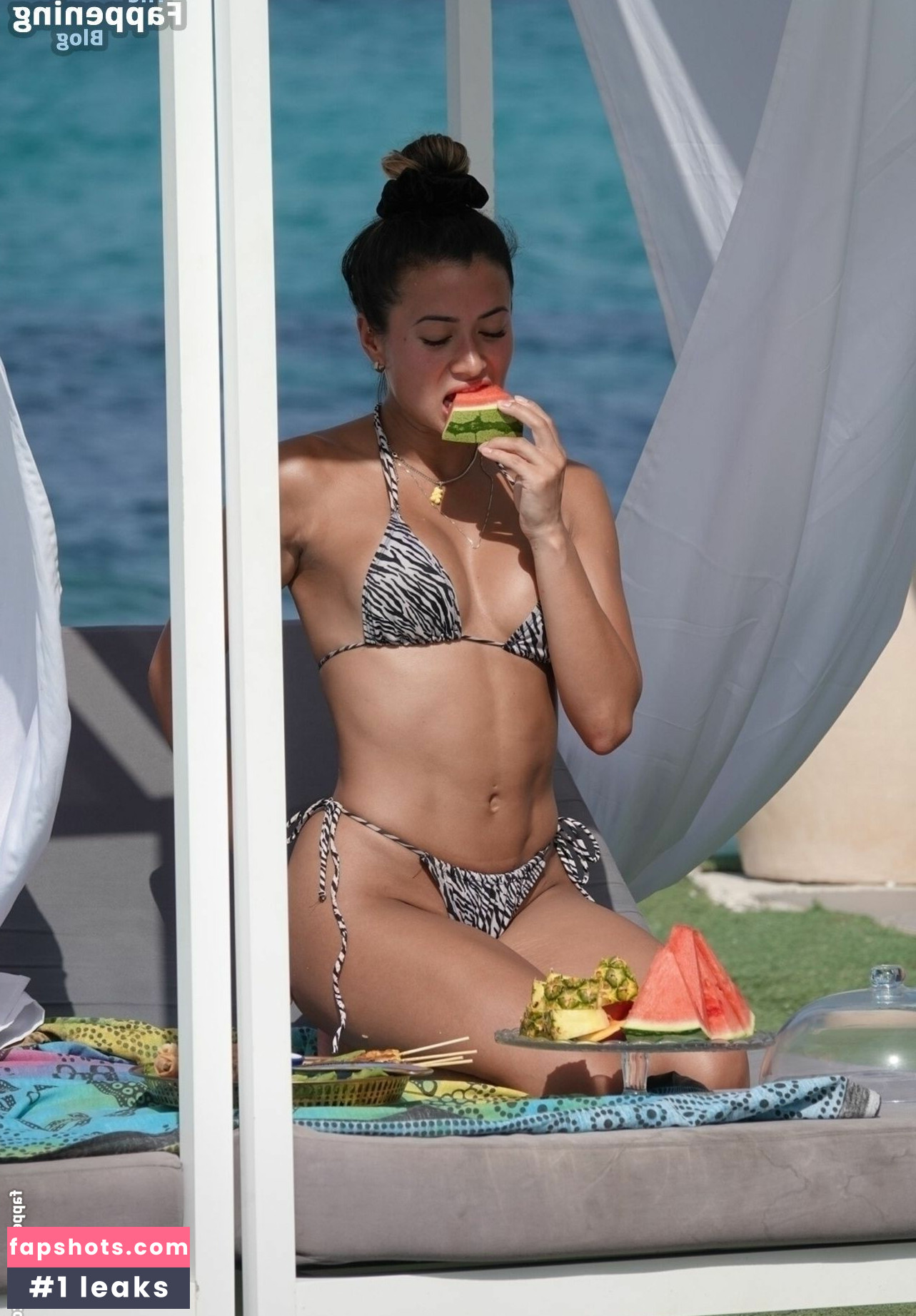 Kaz Crossley gallery photo #68