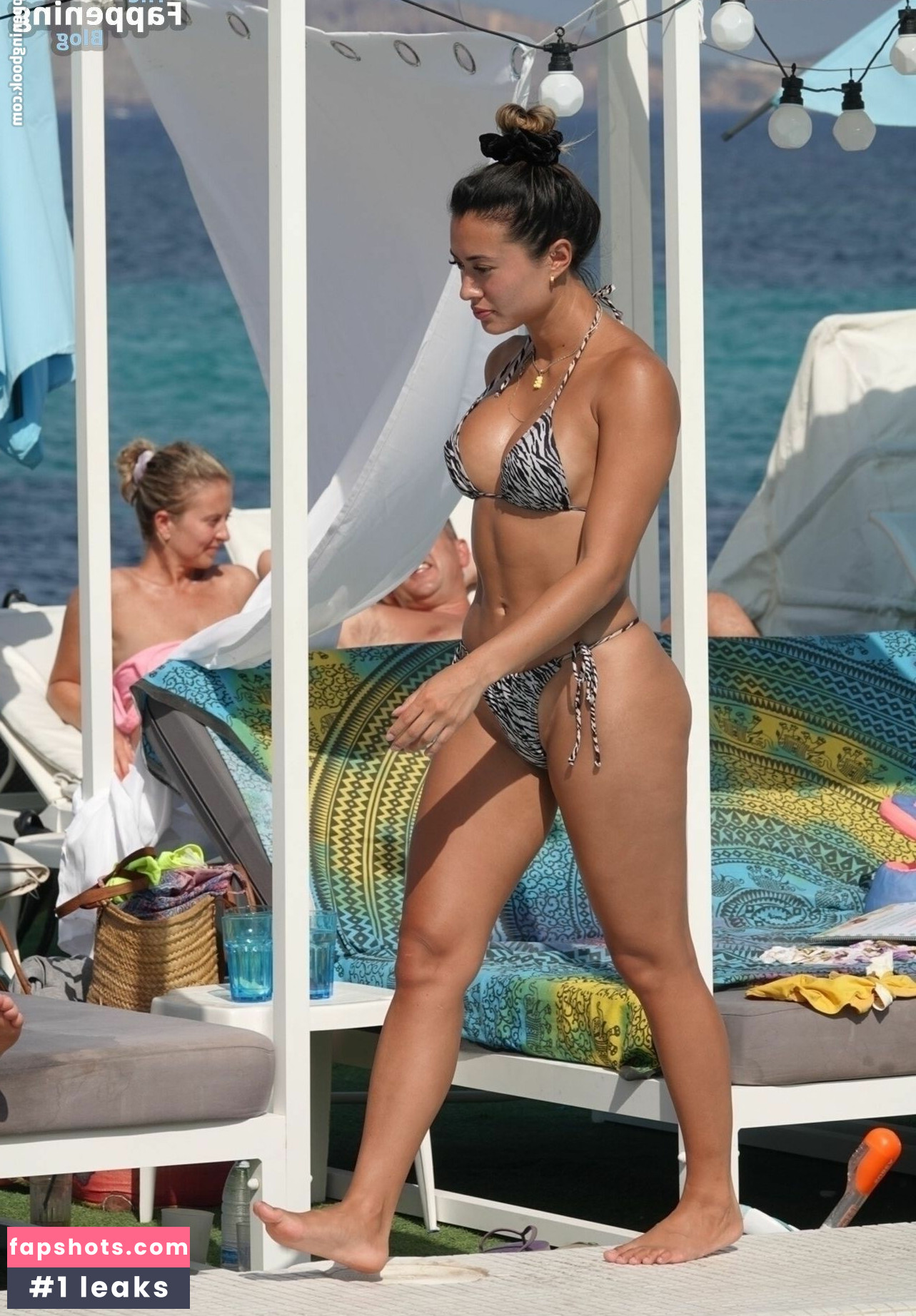 Kaz Crossley gallery photo #83