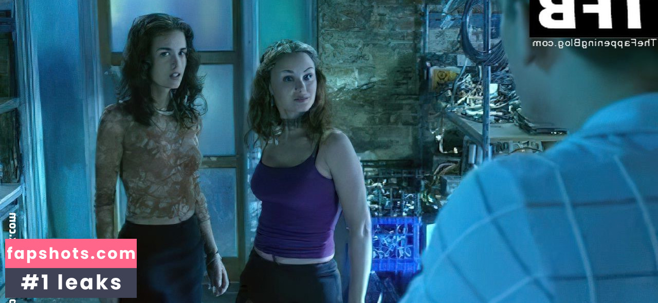 Keegan Connor Tracy nude babe gallery