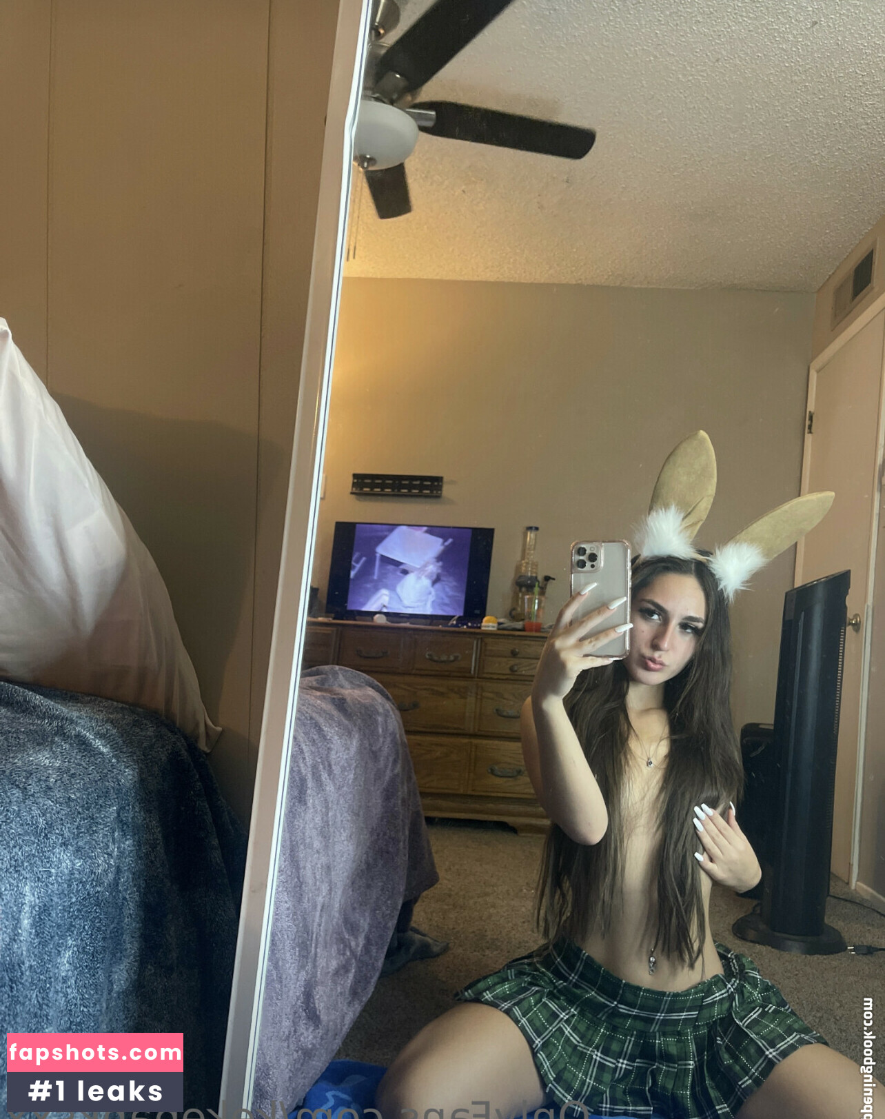 Keke Banks gallery photo #15