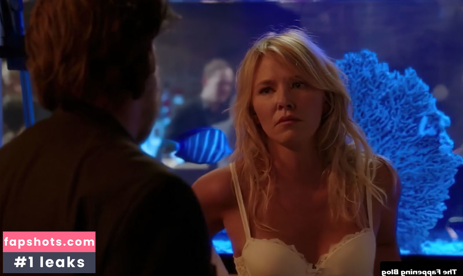 Kelli Giddish gallery photo #7