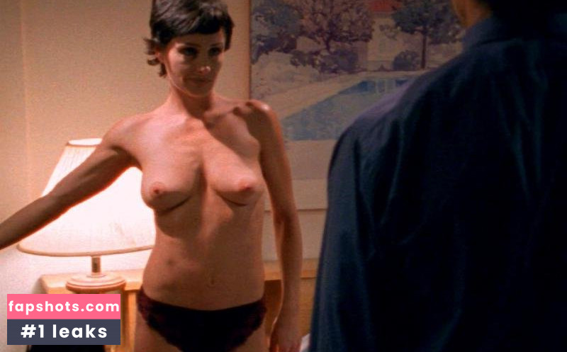 Kelli McCarty gallery photo #11