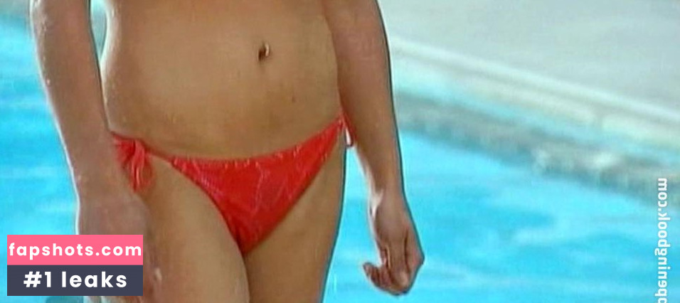 Kelly Albanese nude babe gallery