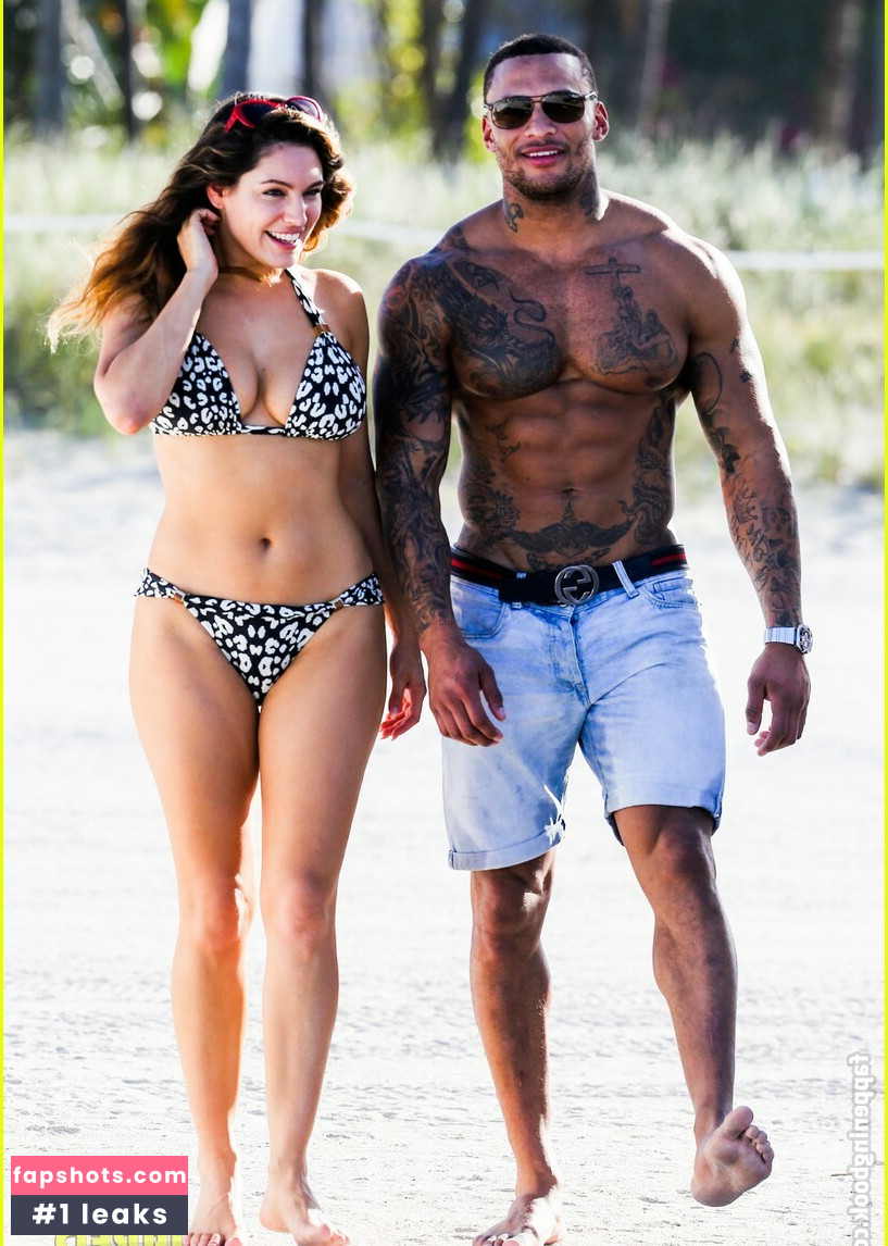 Kelly Brook Bikini gallery photo #8