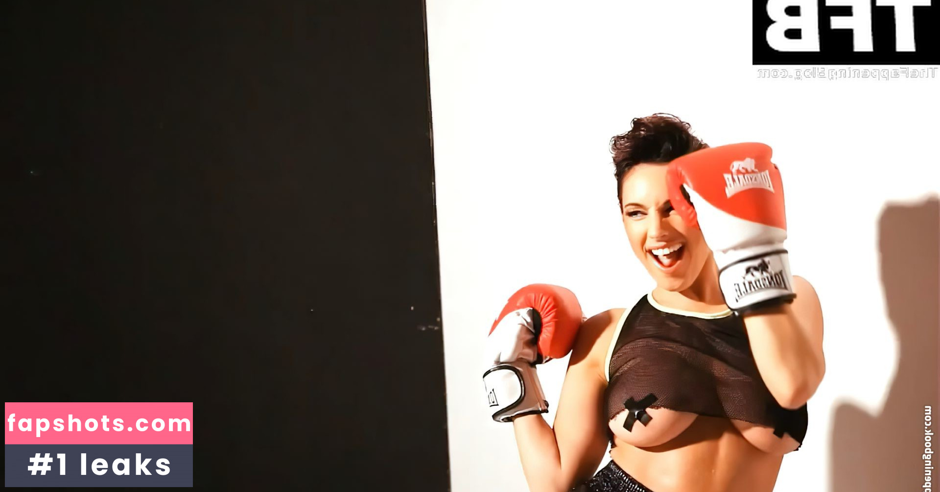 Kelly Brook gallery photo #1011