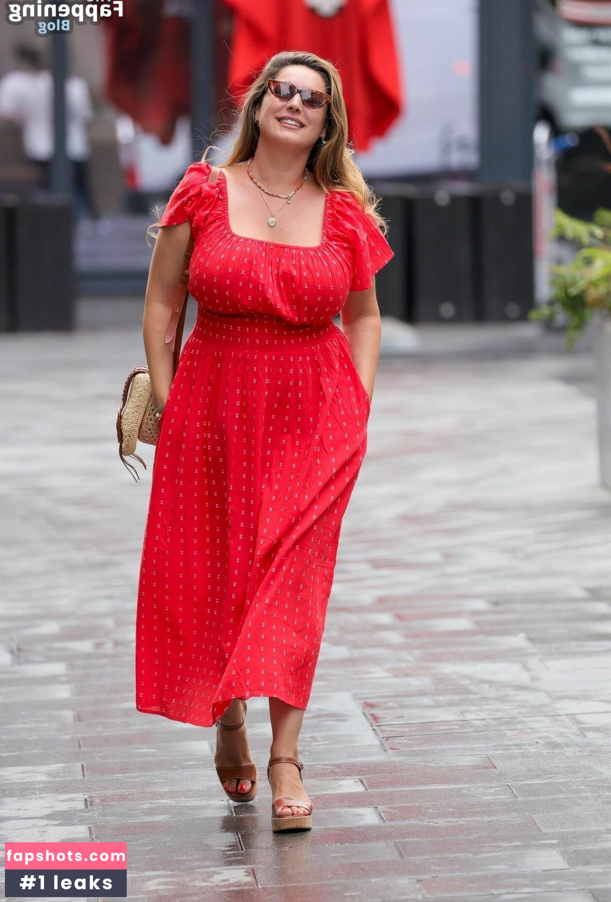 Kelly Brook gallery photo #113