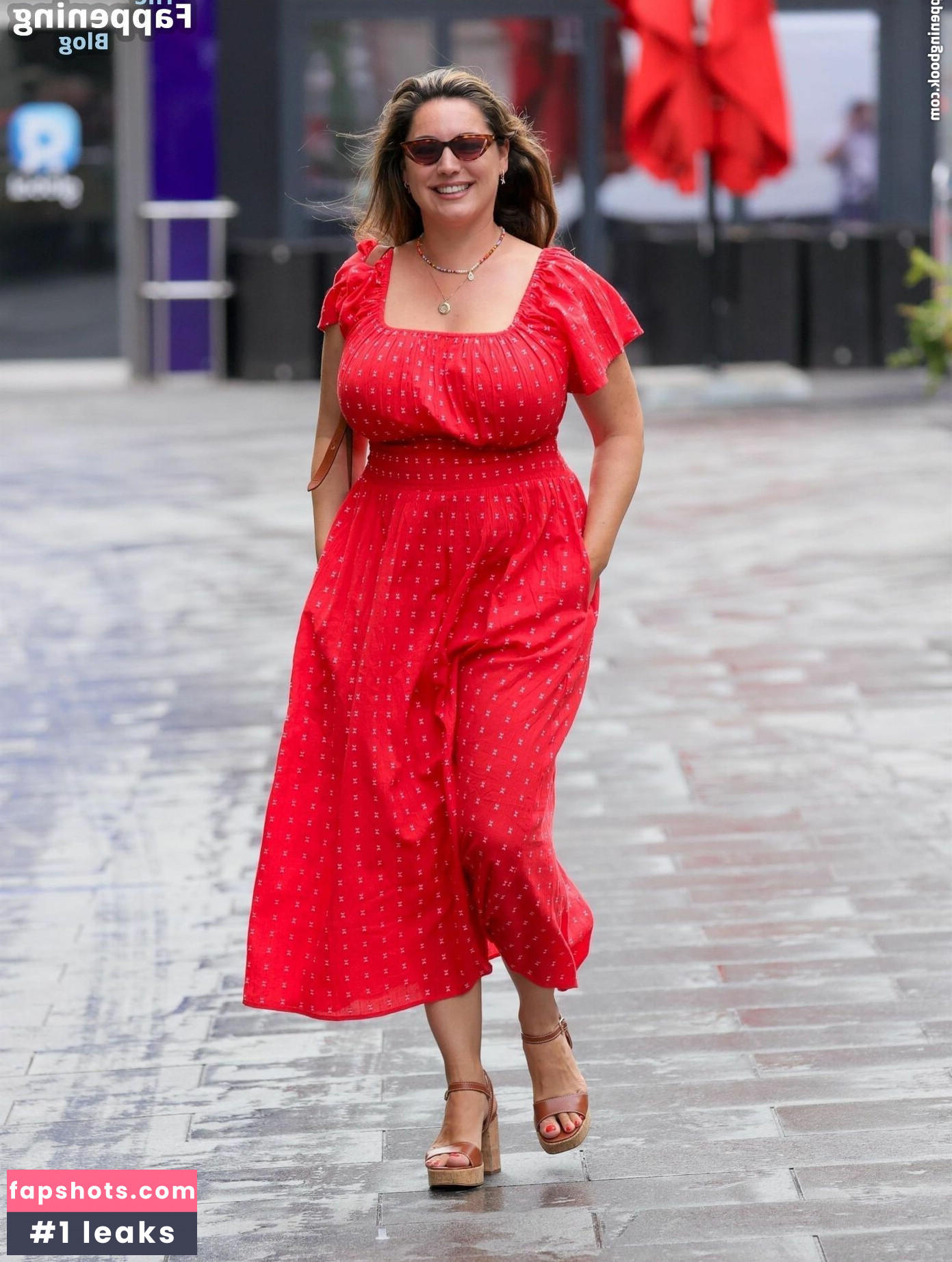 Kelly Brook gallery photo #114