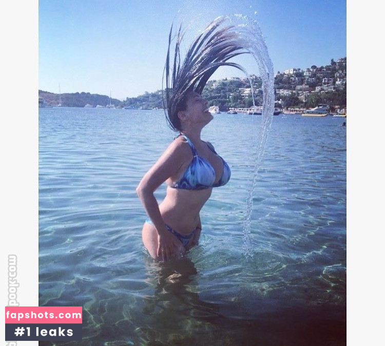 Kelly Brook gallery photo #1134