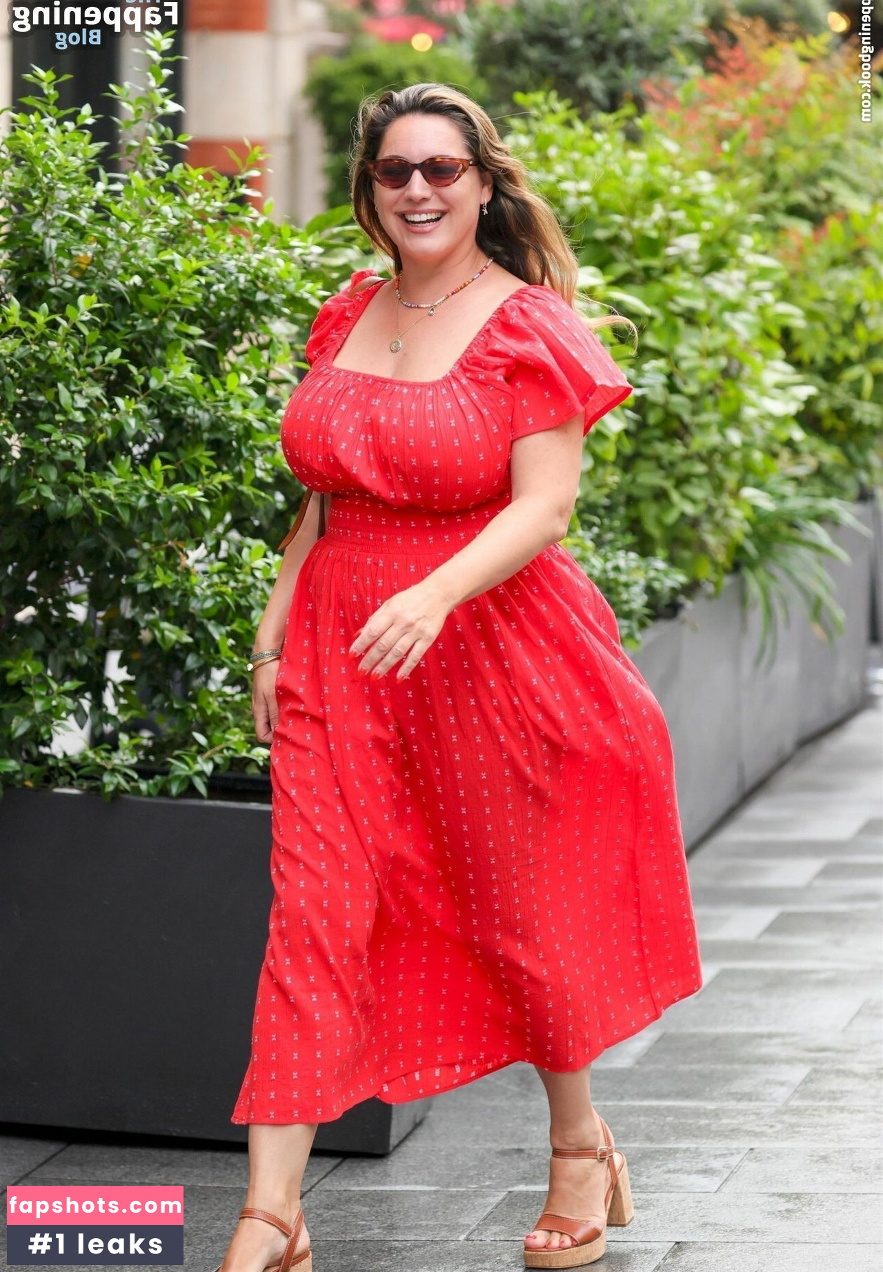 Kelly Brook gallery photo #116