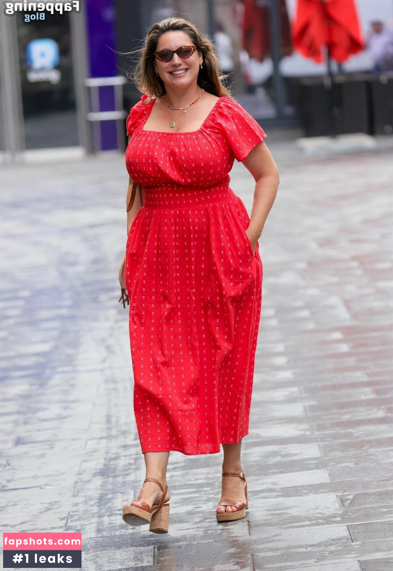 Kelly Brook gallery photo #118