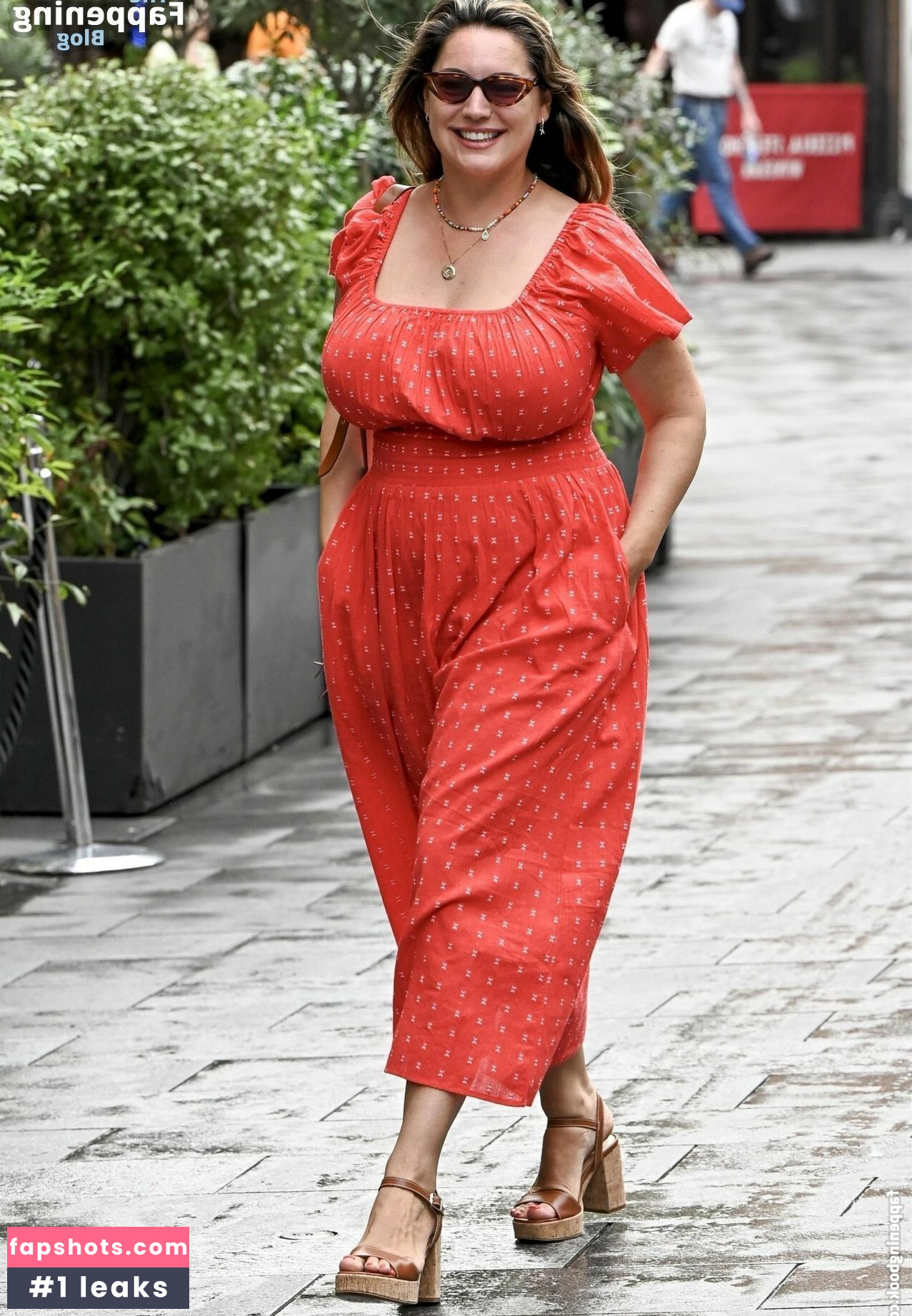 Kelly Brook gallery photo #124