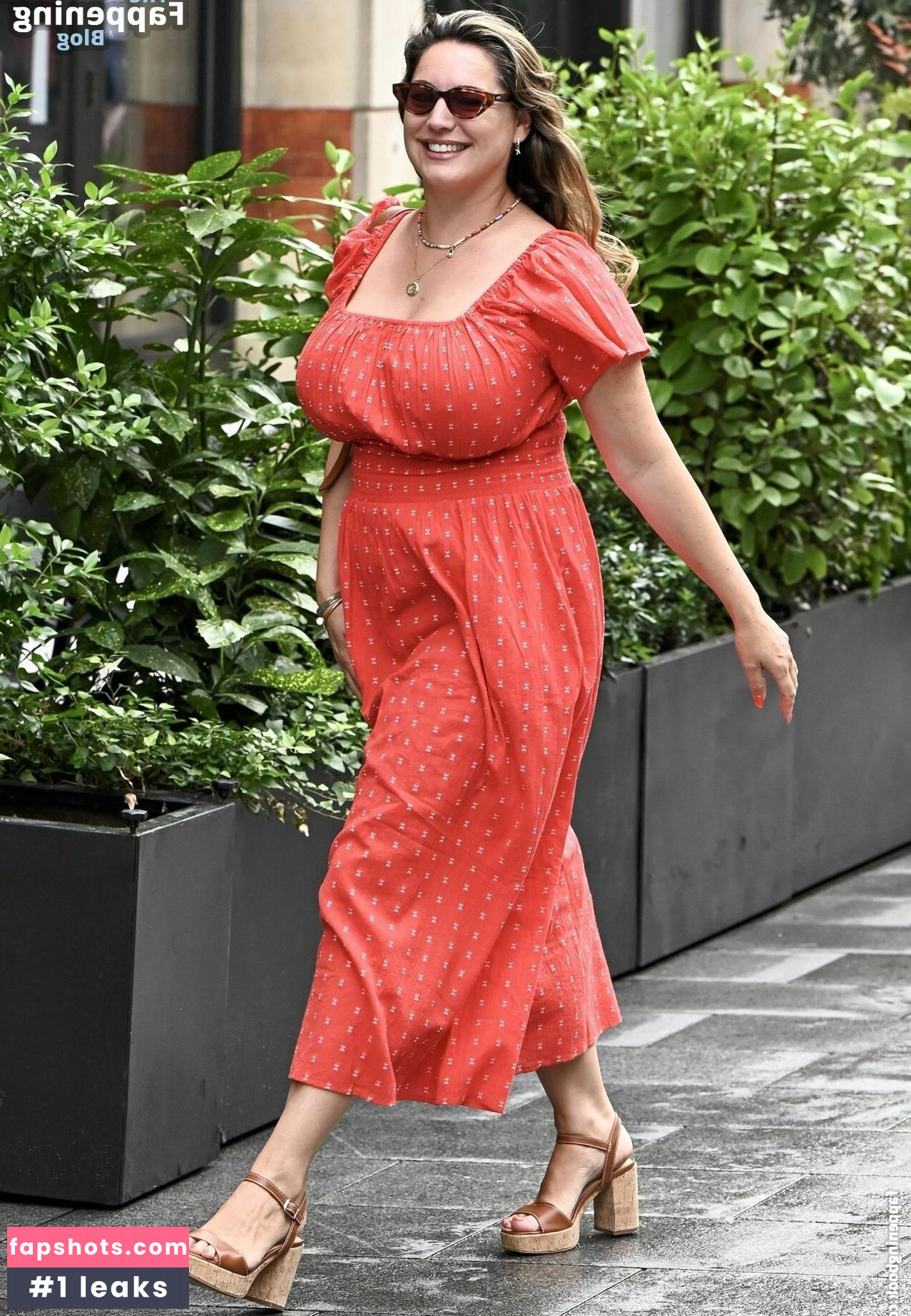 Kelly Brook gallery photo #125