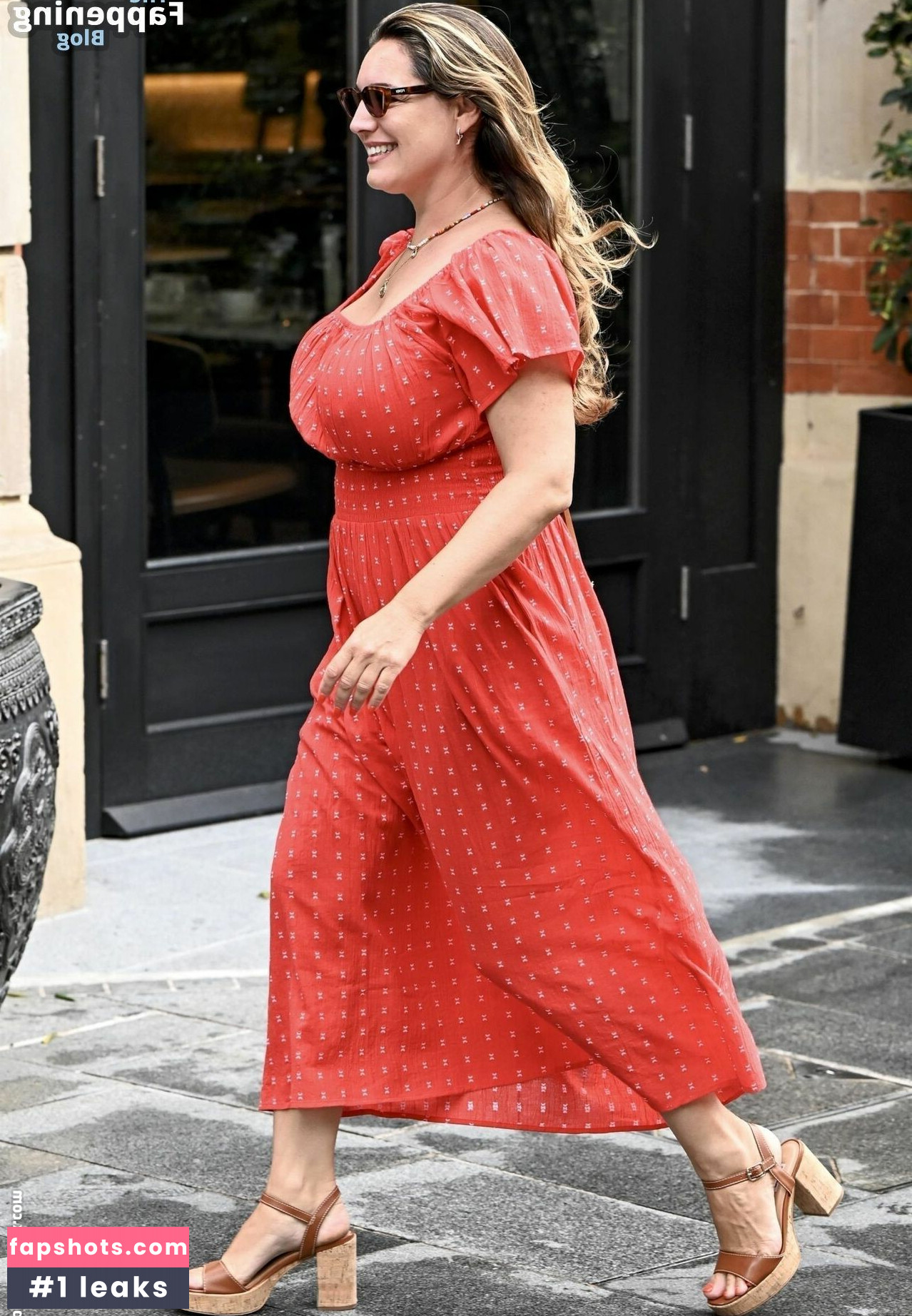 Kelly Brook gallery photo #126