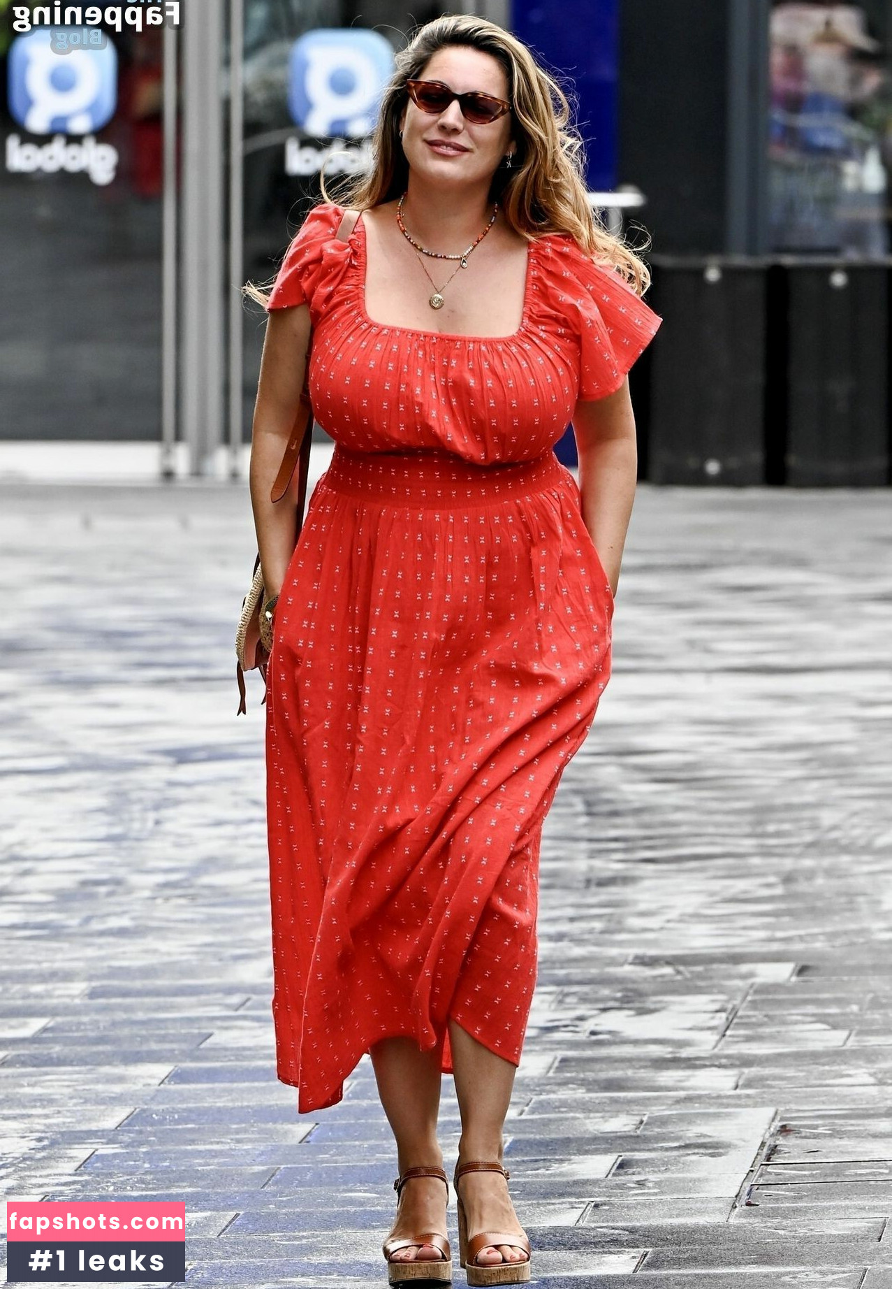 Kelly Brook gallery photo #129