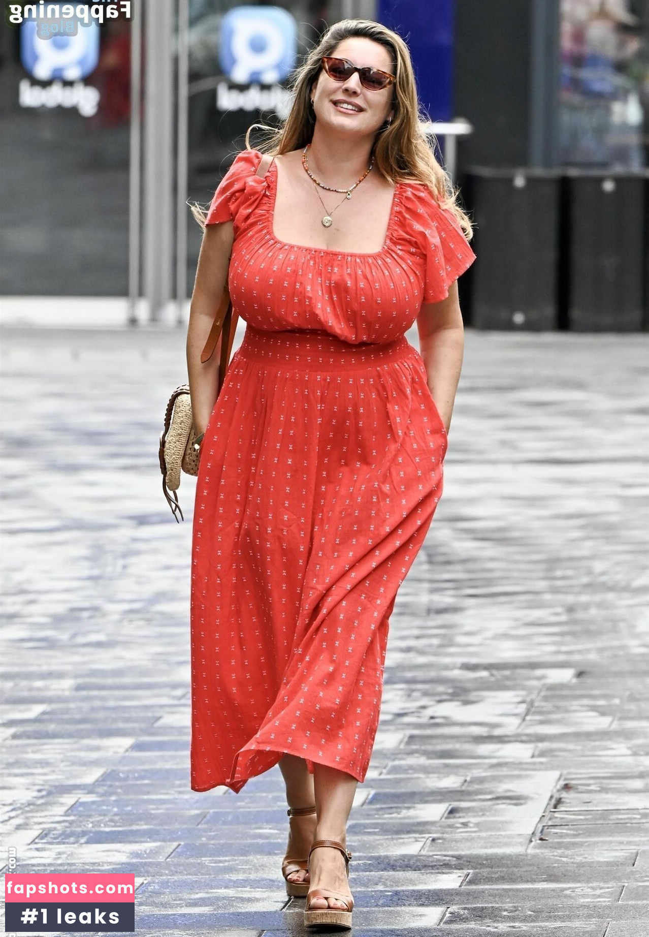 Kelly Brook gallery photo #130