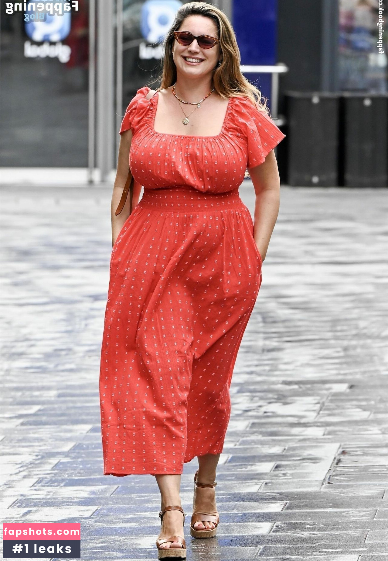 Kelly Brook gallery photo #132