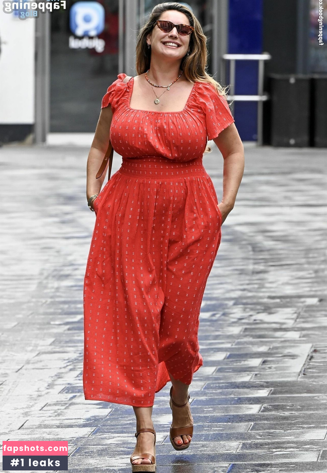 Kelly Brook gallery photo #133