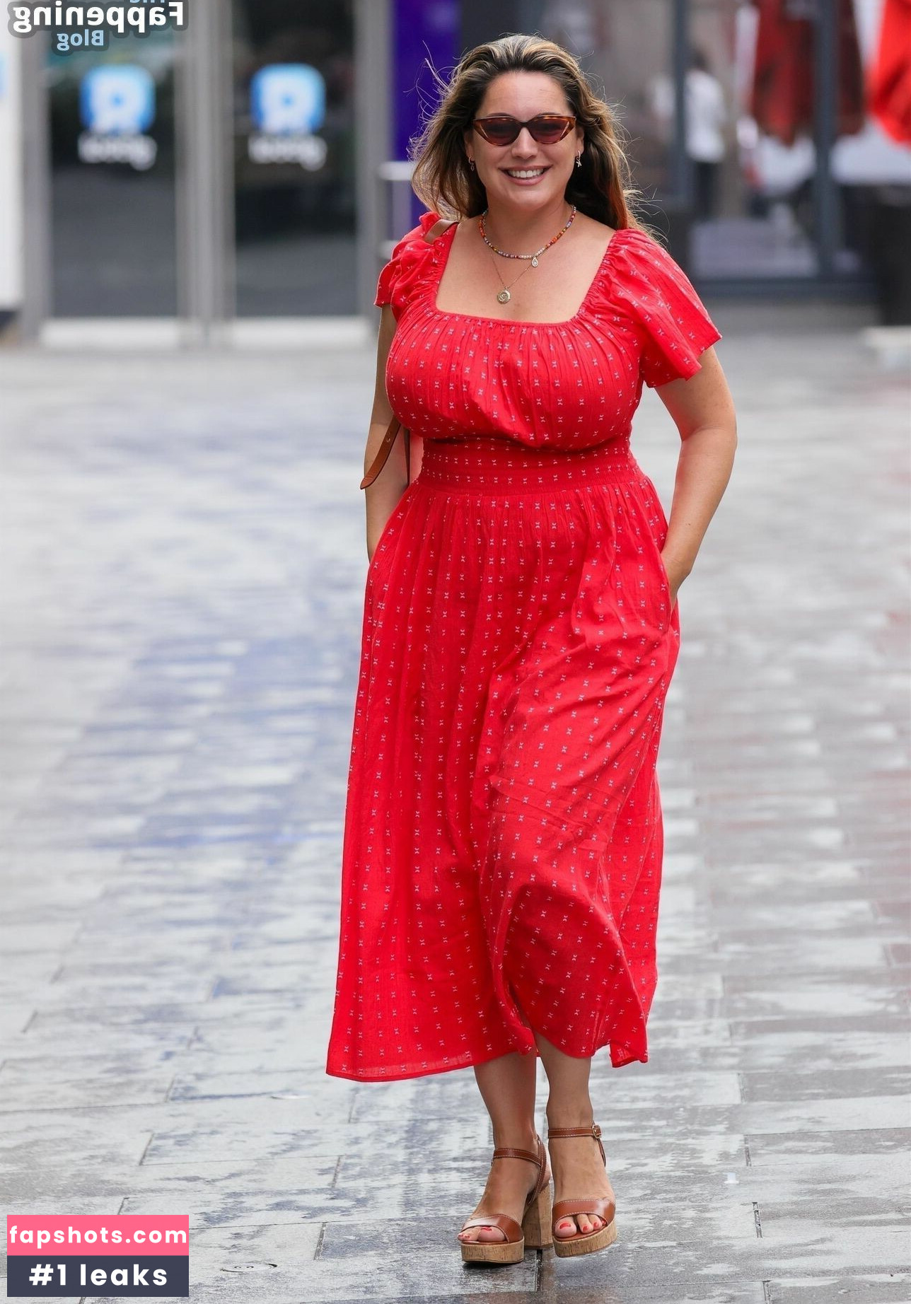 Kelly Brook gallery photo #142