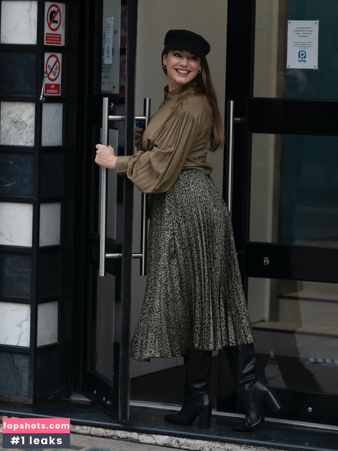 Kelly Brook gallery photo #1585