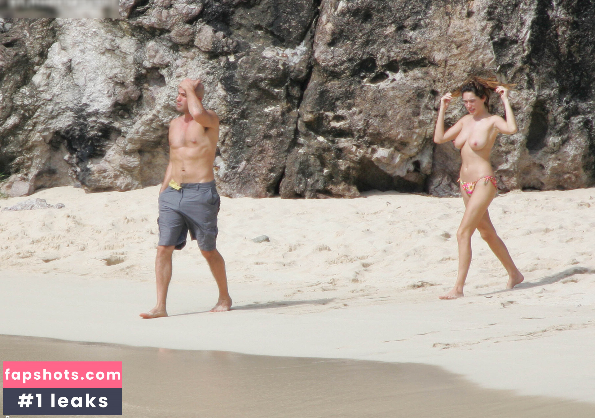 Kelly Brook gallery photo #161