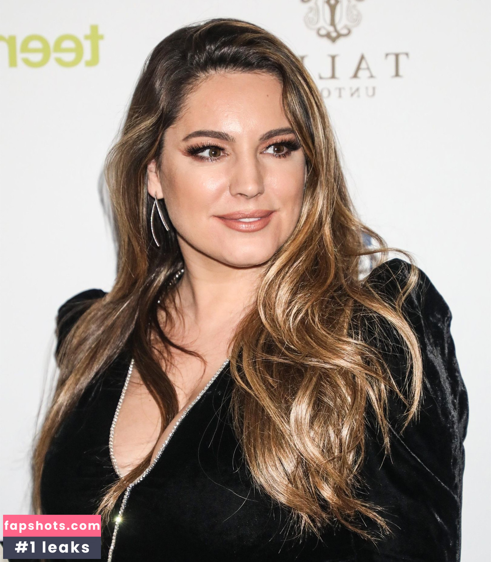 Kelly Brook gallery photo #1913