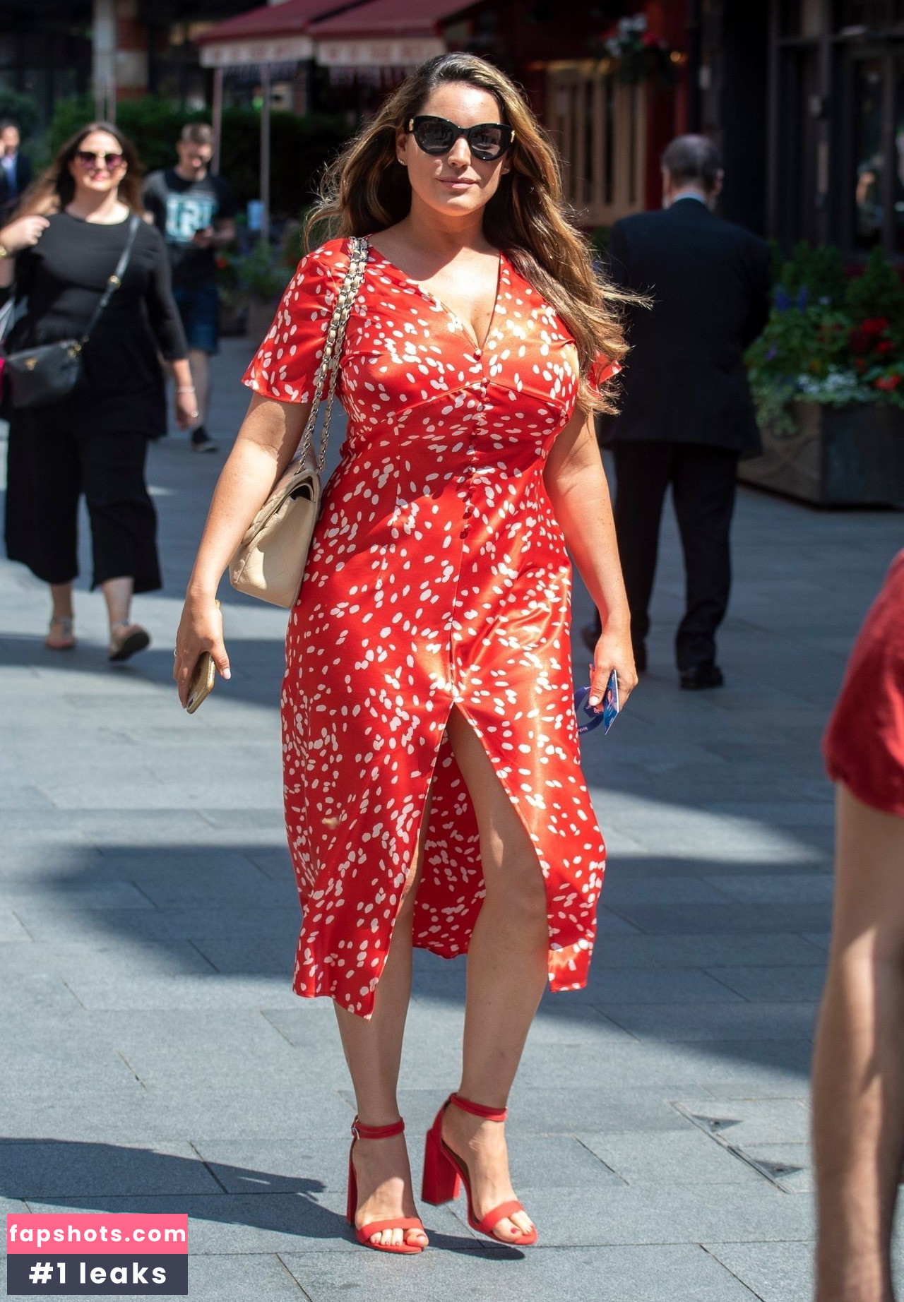 Kelly Brook gallery photo #1994