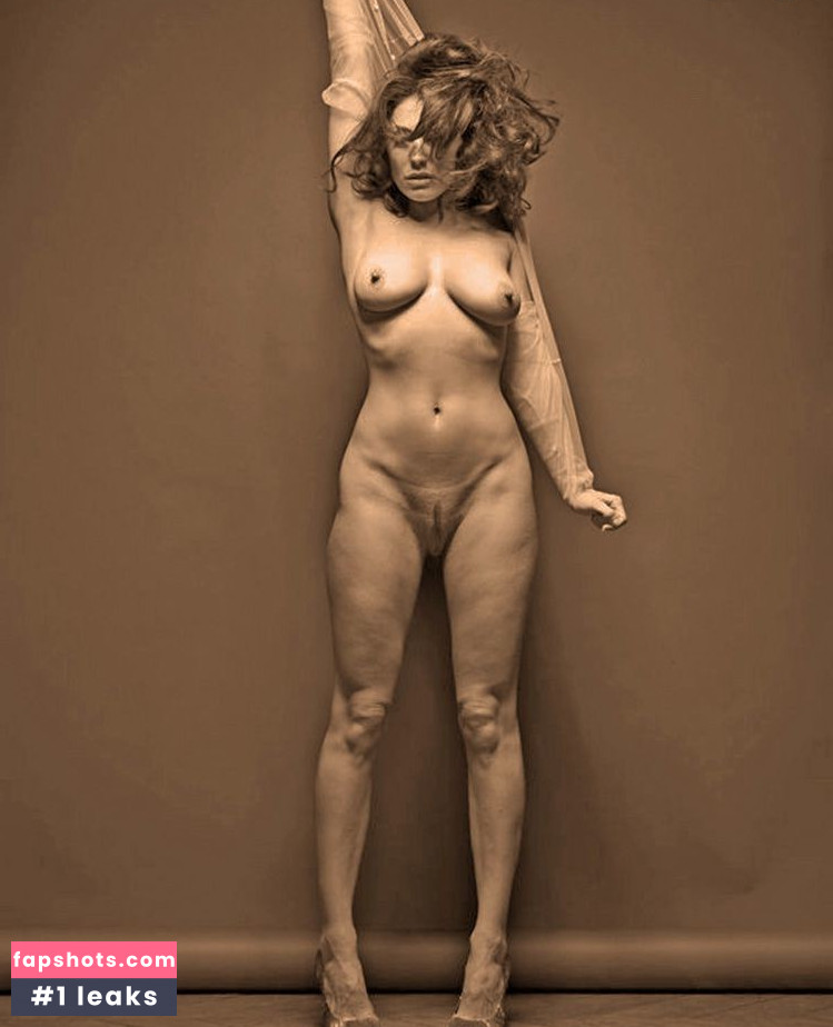 Kelly Brook gallery photo #2039