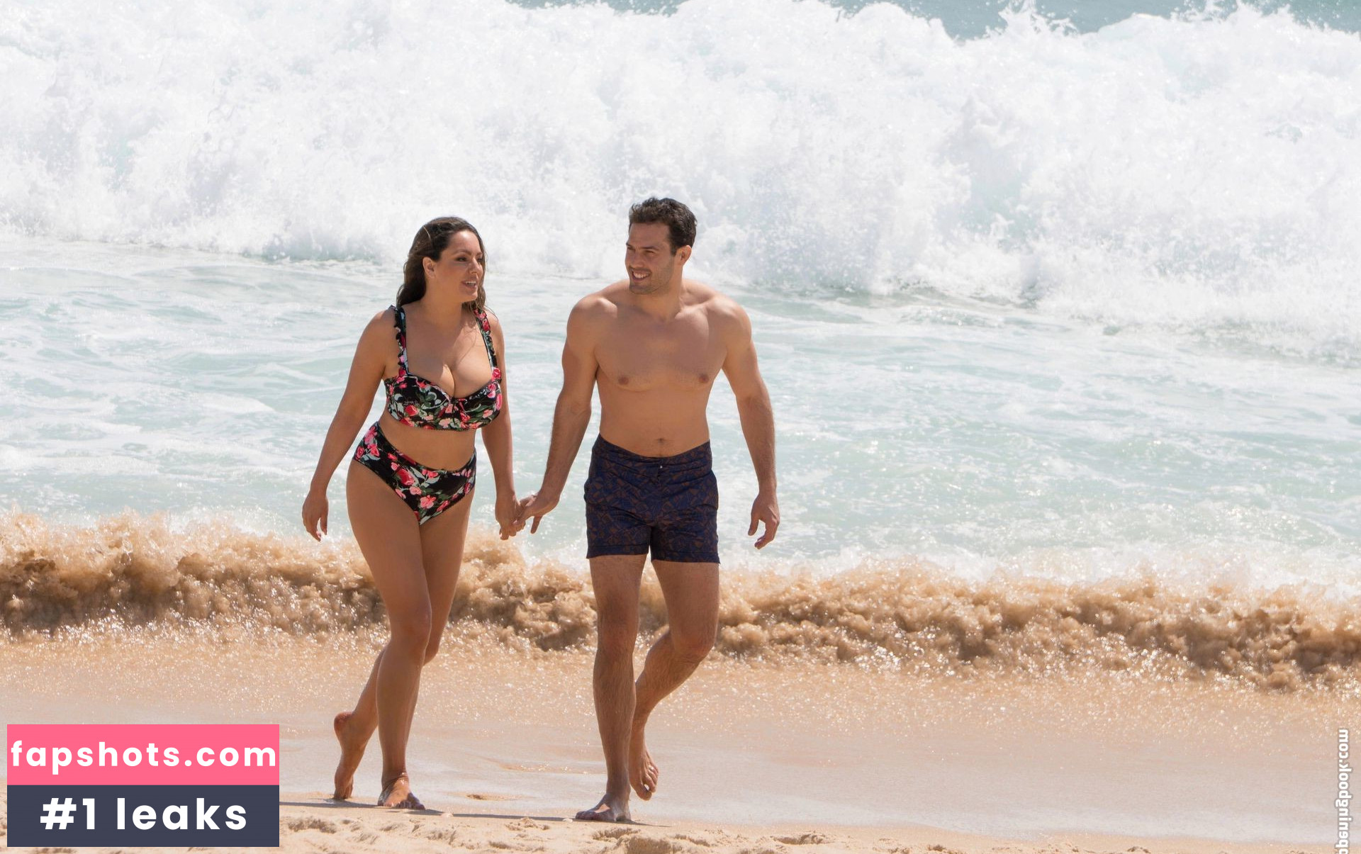 Kelly Brook gallery photo #2051