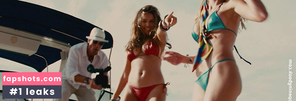 Kelly Brook gallery photo #2110