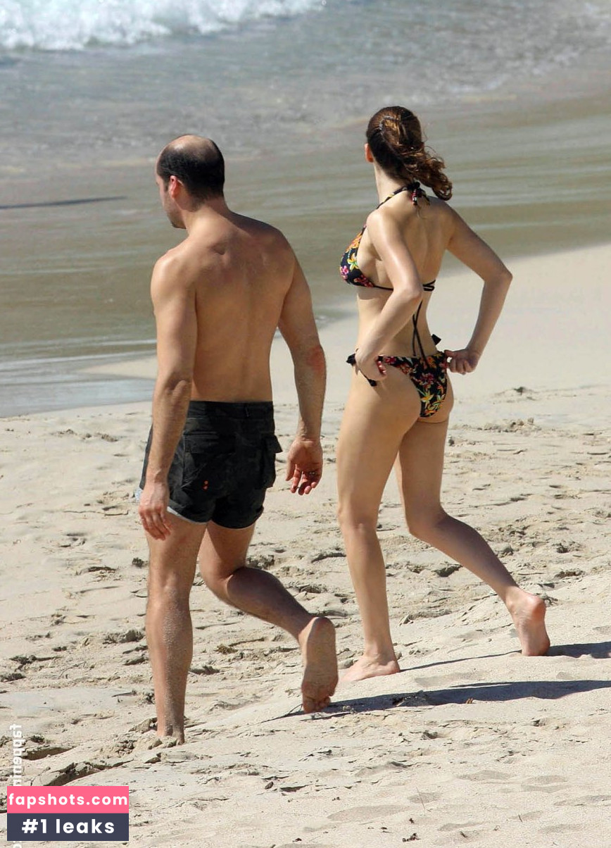 Kelly Brook gallery photo #2161