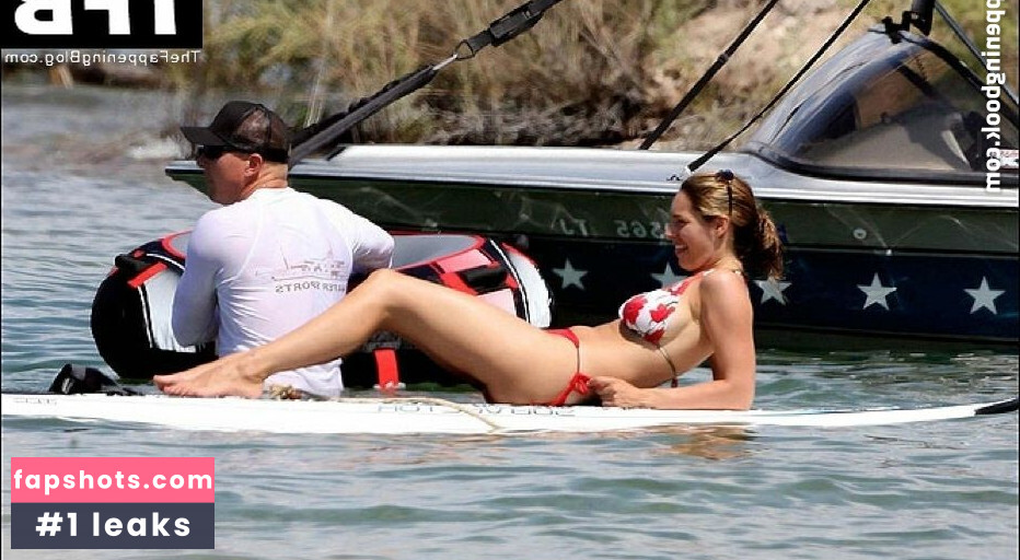 Kelly Brook gallery photo #221