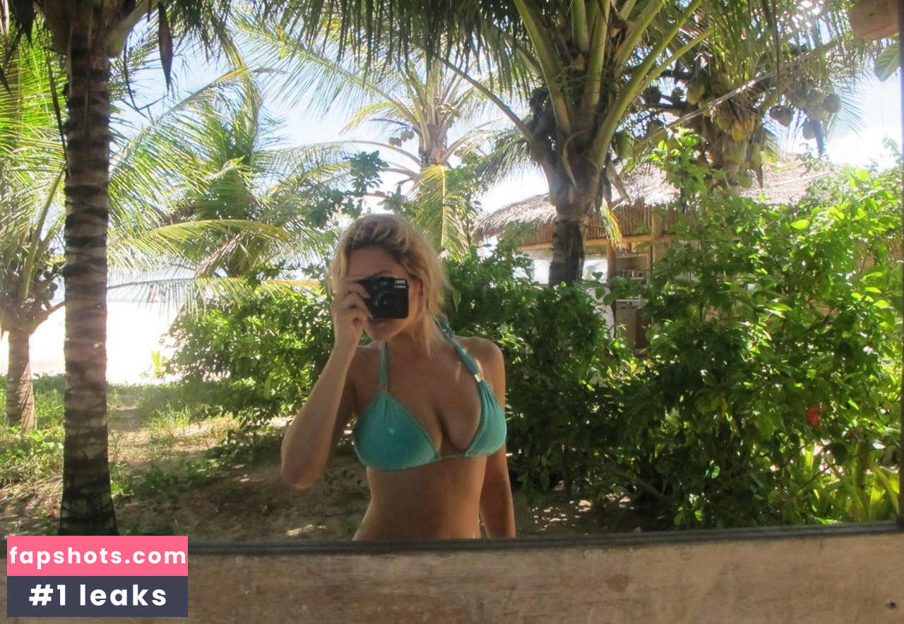 Kelly Brook gallery photo #2219