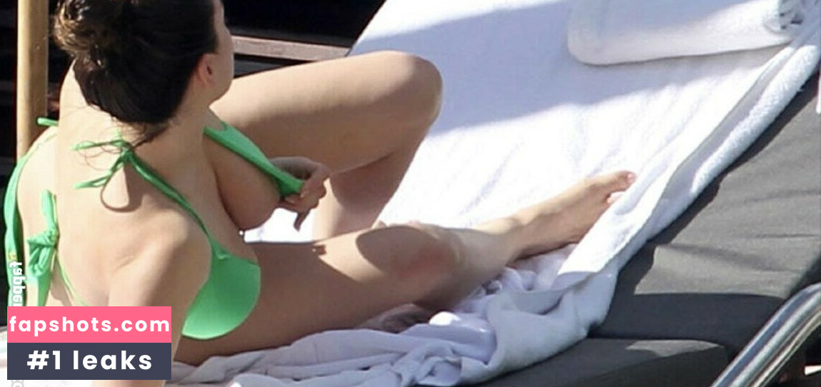 Kelly Brook gallery photo #24