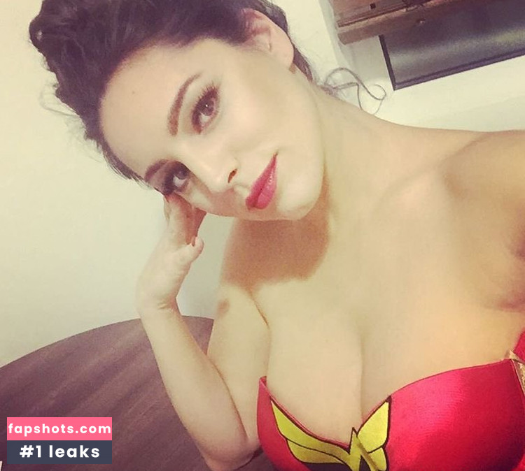 Kelly Brook gallery photo #2341