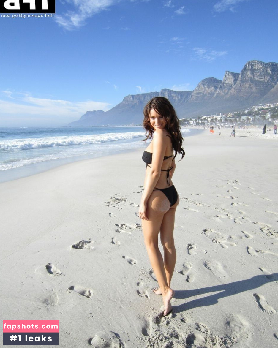 Kelly Brook gallery photo #247